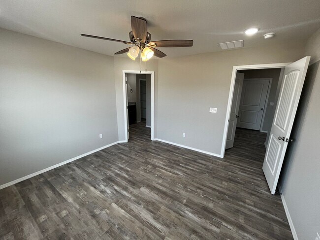 Building Photo - Beautiful Newly Built in Rogersville