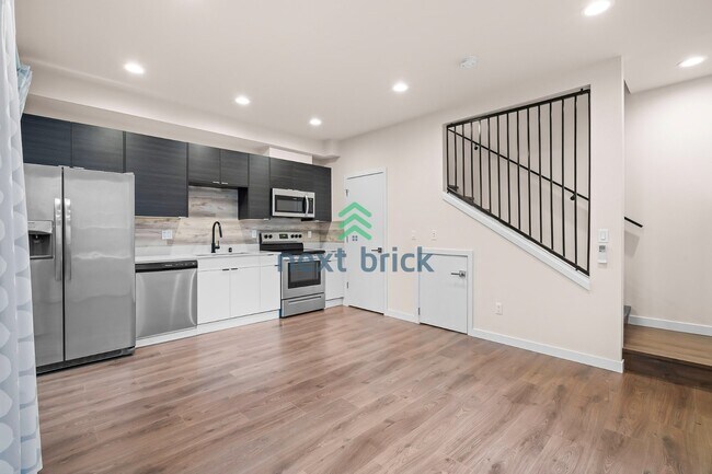 Foto del edificio - 2 Bed 2 Bath Single-family House Available for Rent!