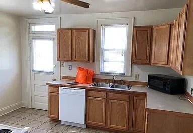 Foto del edificio - Charming 3-Bedroom Home in the Heart of Co...