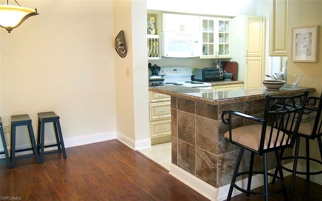 Foto del edificio - 8851 Colonnades Ct W