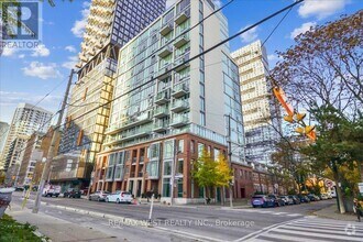 Building Photo - 220-220 George St