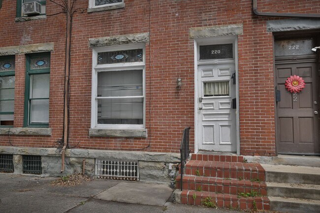 Foto del edificio - 220 Reily St