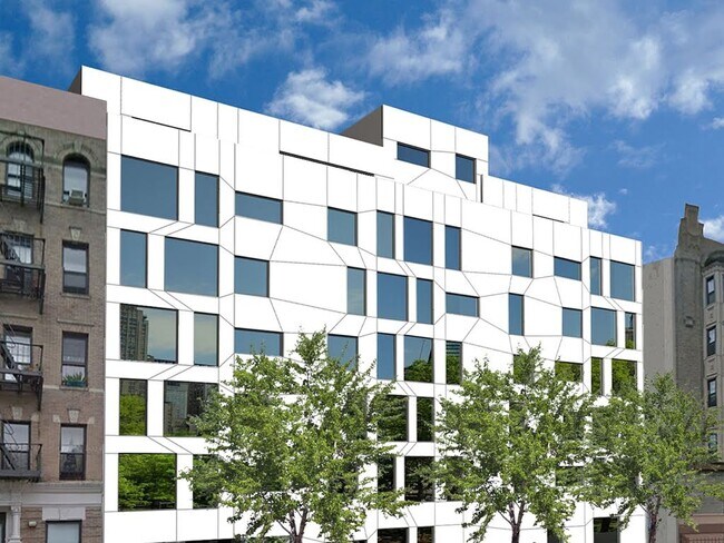 Building Photo - 542 W 153 St