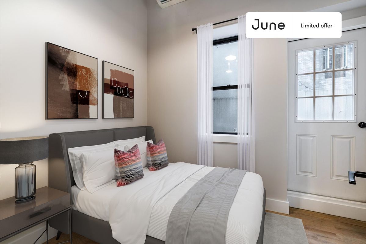 Private bedroom in 6 bed/6.5 bath Home Condo for Rent in New York