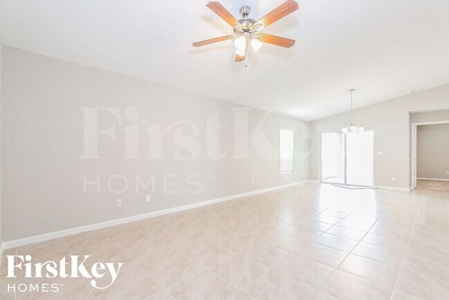 Foto del edificio - 373 SW Fig Ave
