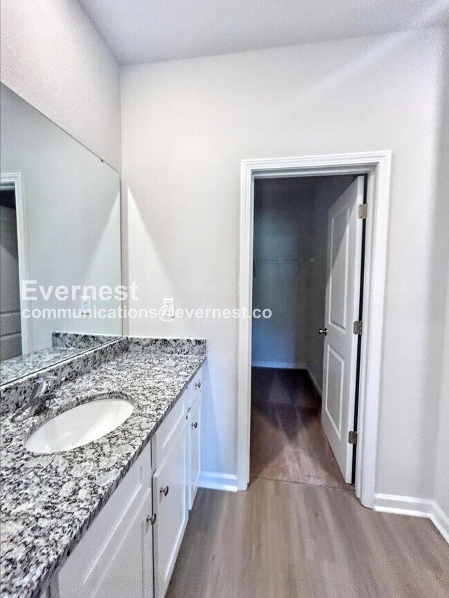 Foto del edificio - 209 Aniston Ln