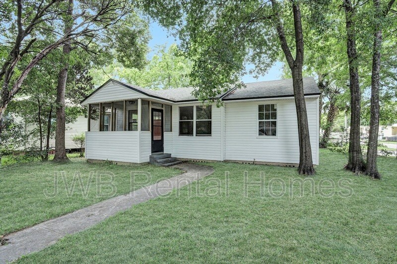 Primary Photo - 3803 Gladys St