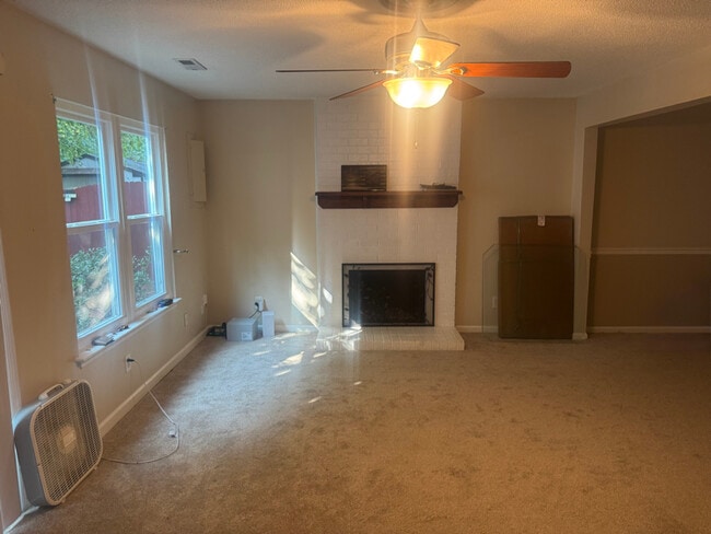 Building Photo - 5361 Grand Lake Crescent