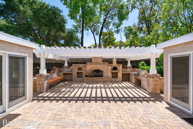 Building Photo - 4 br, 2.5 bath House - 6286 Sierra Siena Rd