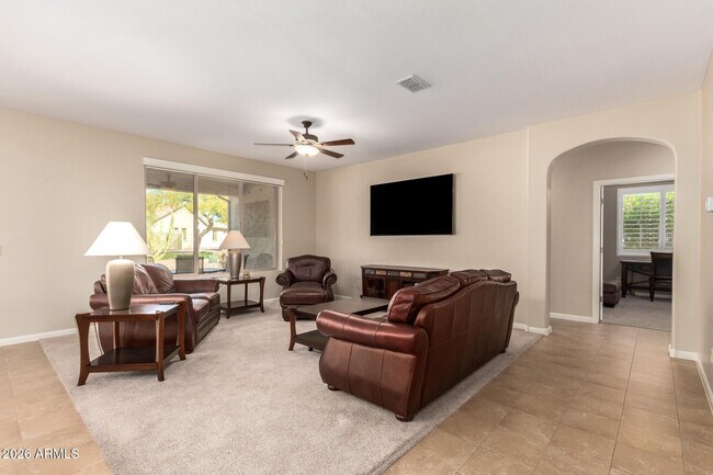 Foto del edificio - 16508 W Almeria Rd