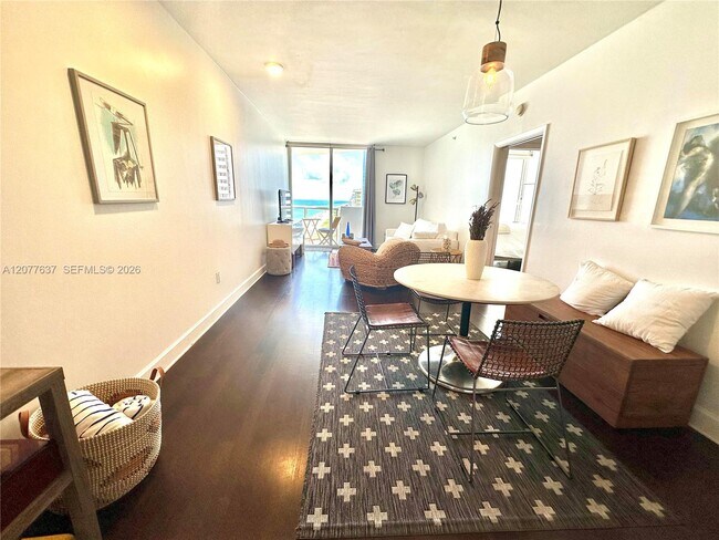 Foto del edificio - 6365 Collins Ave