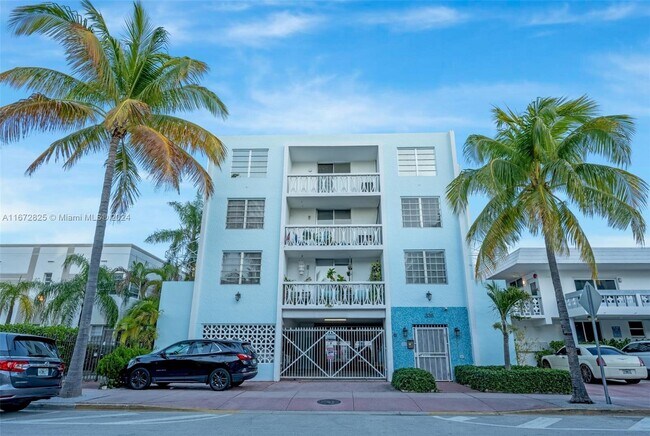 Building Photo - 335 Collins Ave
