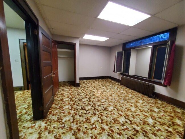 Foto del edificio - 145 E Wallace Ave