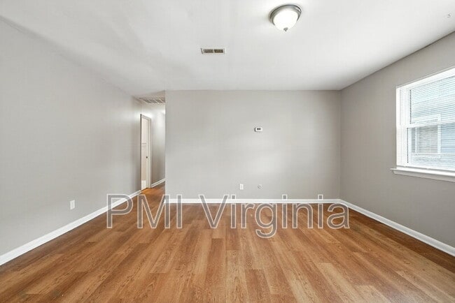 Building Photo - 1076 Dubose Dr