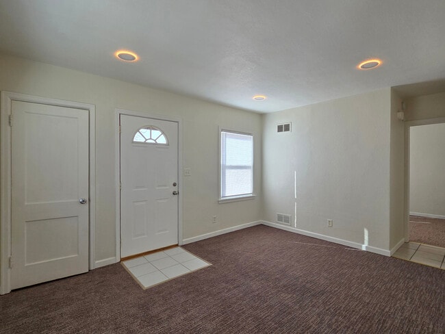 Building Photo - 3804 Johnson Ave