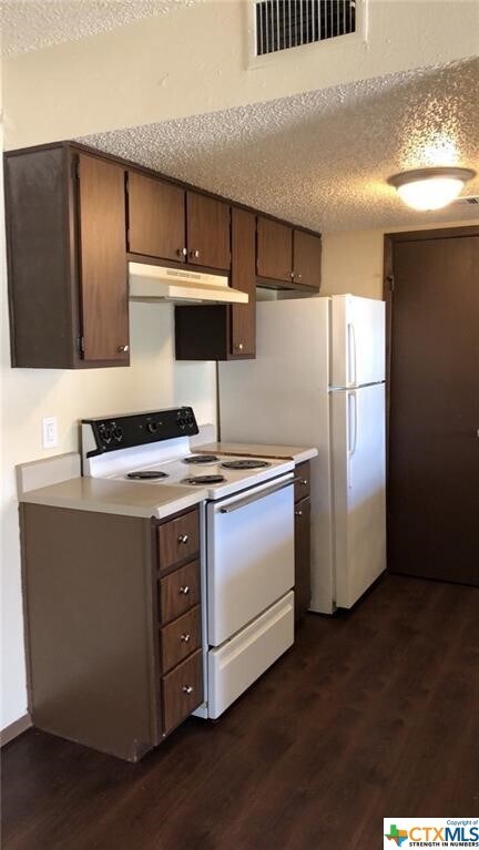 Building Photo - 4504 Hunt Cir