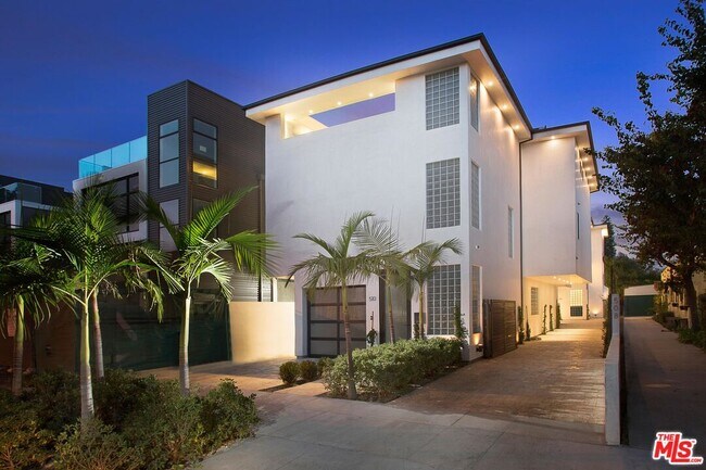 Foto del edificio - 508 N Sweetzer Ave