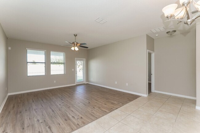 Building Photo - 11638 Lake Blvd