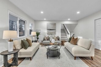 Building Photo - 8165 Leonard Dr