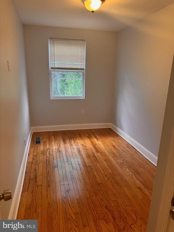 Building Photo - 5200 Ready Ave