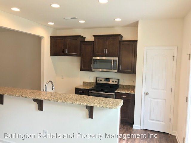 Foto del edificio - 3 br, 2.5 bath House - 1078 Cold Stream Dr.