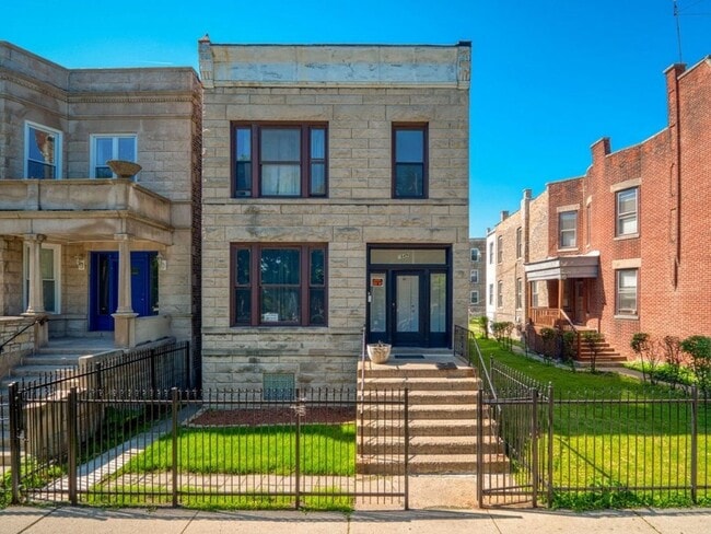 Building Photo - 1649 W Garfield Blvd