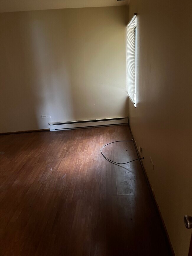 Building Photo - 2306 Holiday Ter