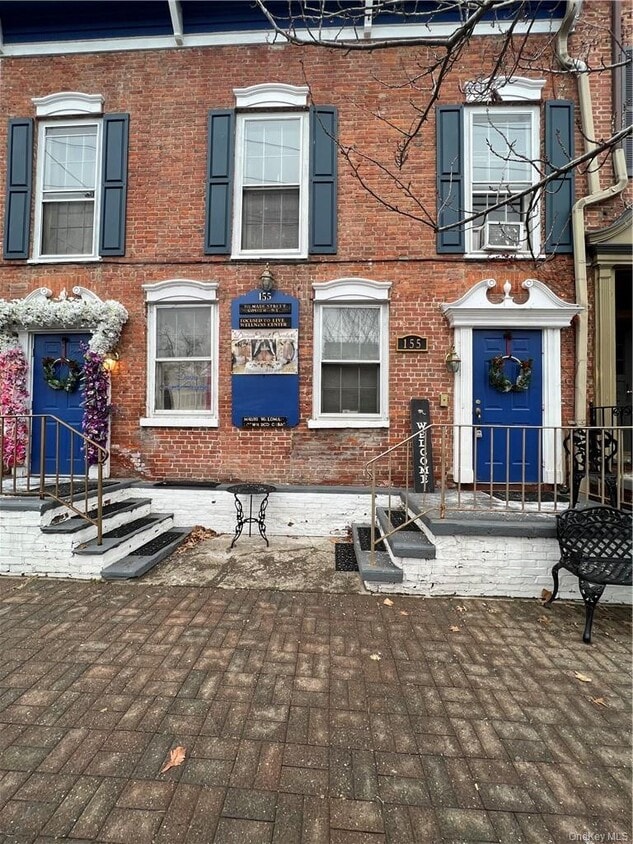 Primary Photo - 155 Main St