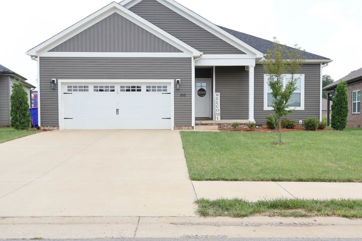 Foto principal - 818 Poplar Log Dr