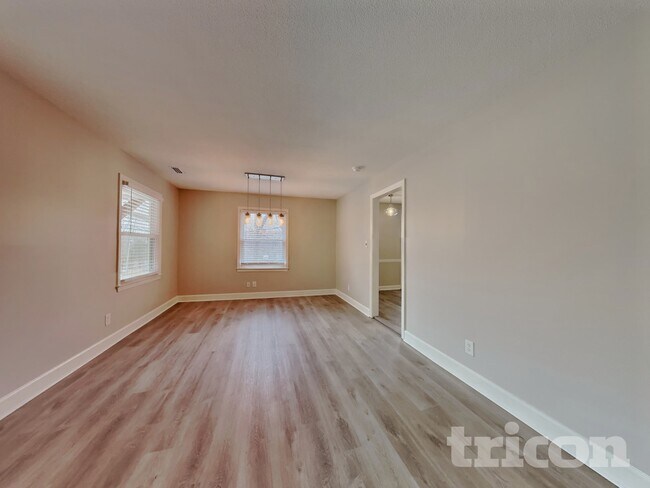 Foto del edificio - 1645 Ginger Dr