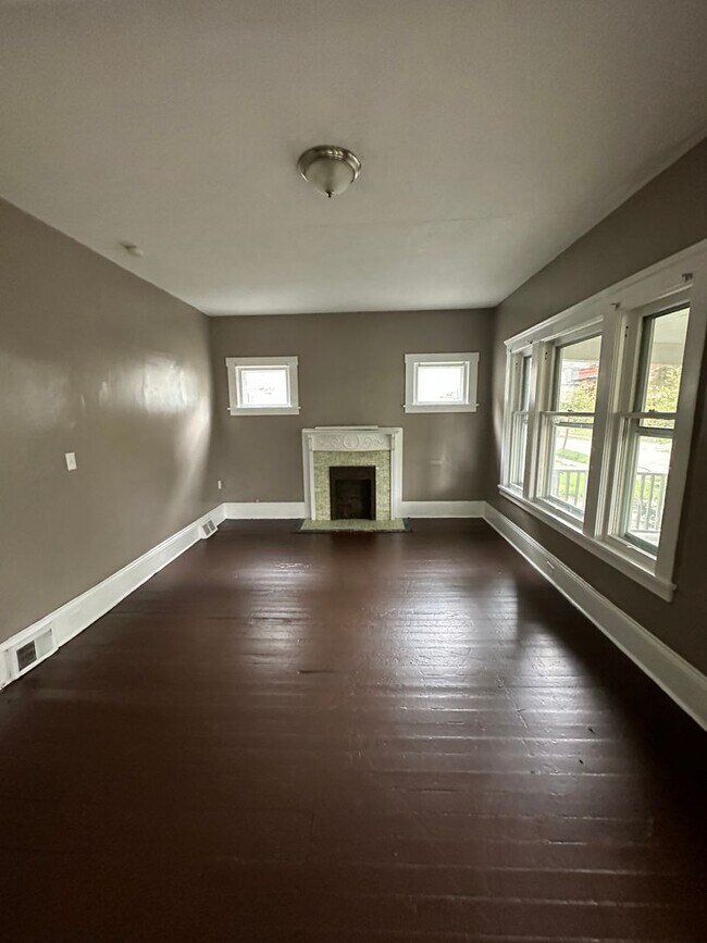 Building Photo - Cleveland East Side Single Home