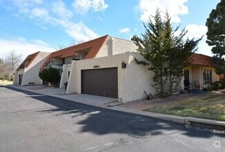 Building Photo - 14510 Club Villa Dr