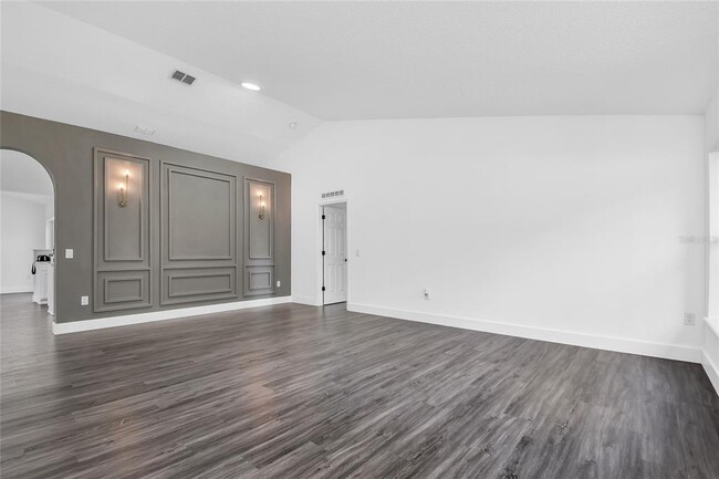 Building Photo - 650 Mesilla Dr