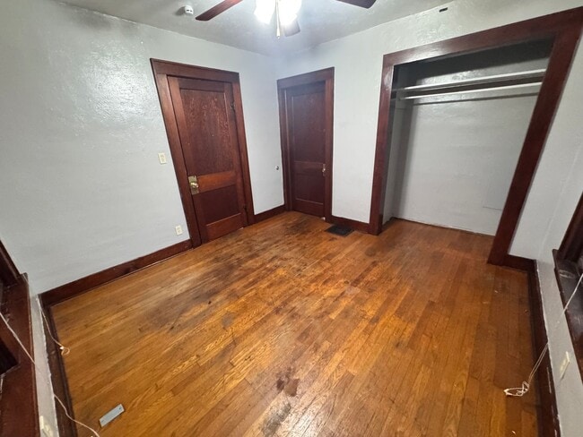 Building Photo - 412 Taylor Ave