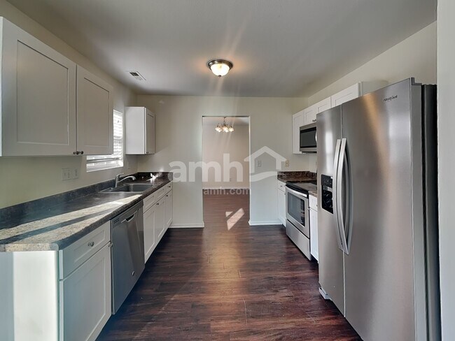 Building Photo - 15728 Circlegreen Dr