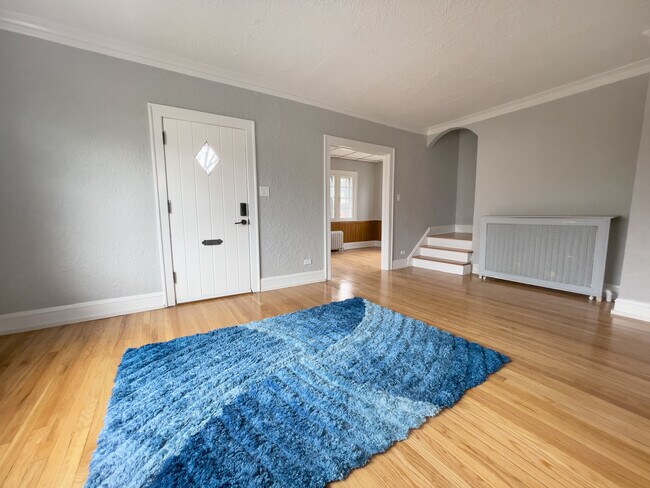 Foto del edificio - 613 S Summit Ave