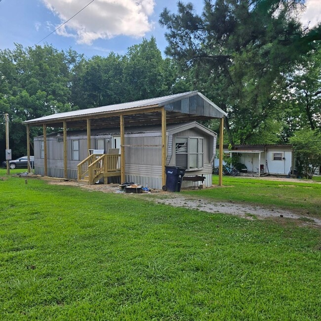 Foto del edificio - City Charm and Country Livin' 2/1 Mobile Home in West Batesville