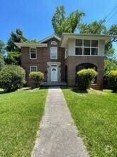 Building Photo - 604-604 Waccamaw Ave
