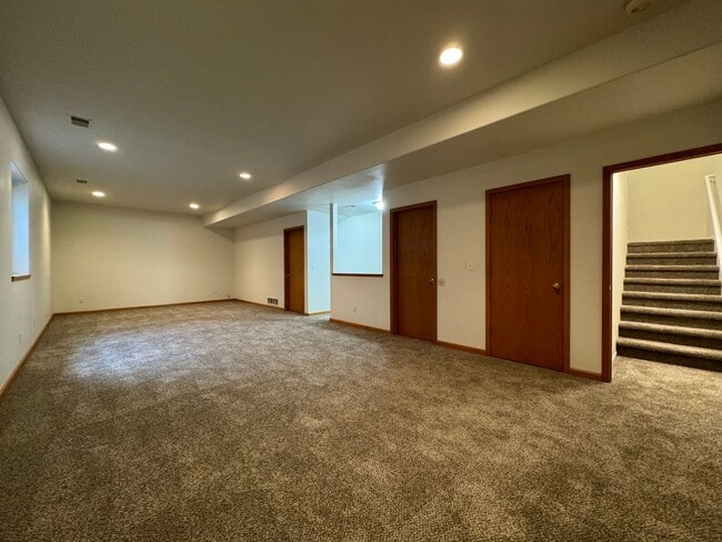 Building Photo - Beautiful Home in W Fort Collins