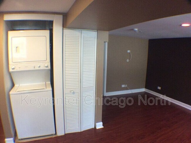 Foto del edificio - 3549 W Ainslie St
