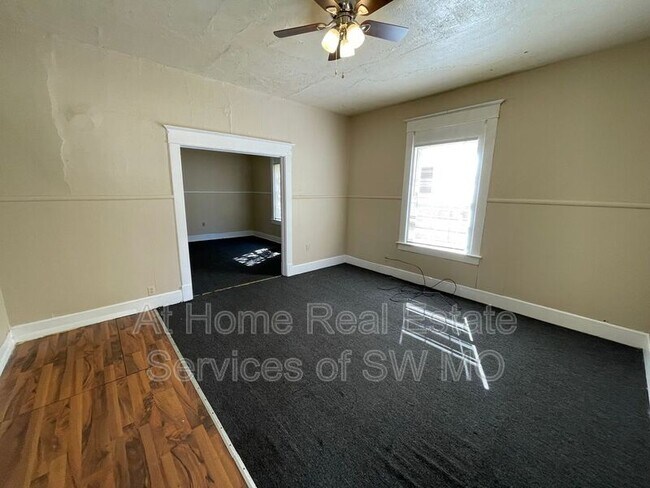 Building Photo - 1470 N Grant Ave