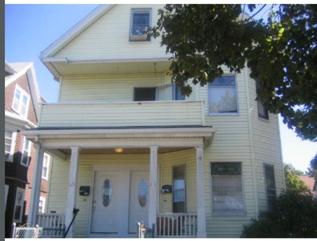 Primary Photo - 123 Main St