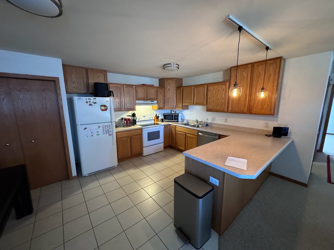Primary Photo - 243 Meadowside Dr