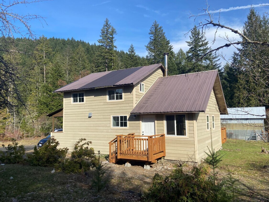 Building Photo - 2 Bedroom home with acreage for Rent | Carson, WA