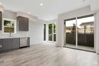 Building Photo - 3308 Mentone Ave