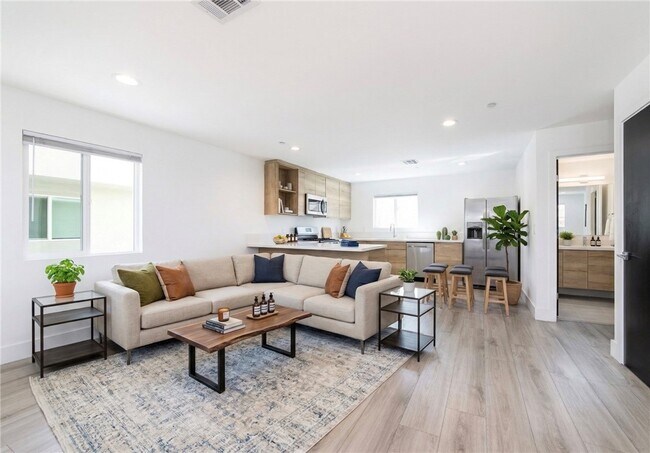 Foto del edificio - 5016 Pickford St