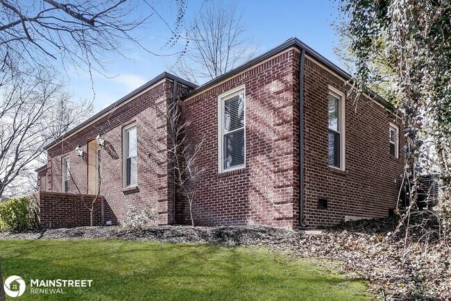 Building Photo - 5904 BLUFFINGTON CT, LOUISVILLE, KY 40291