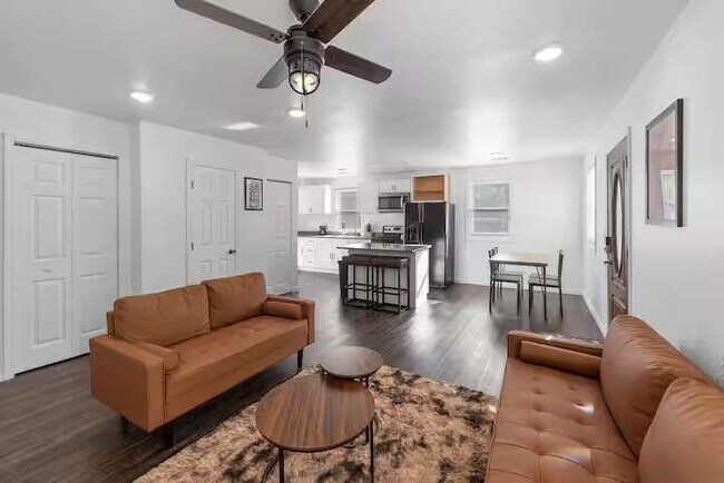 Building Photo - 2533 Godfrey Dr NW
