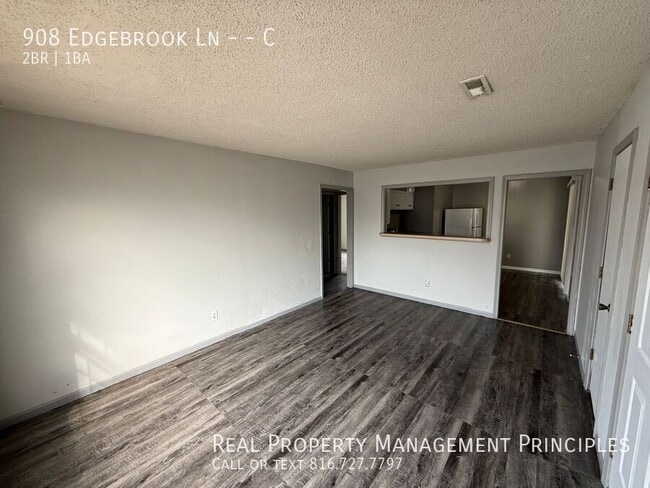 Building Photo - 908 S Edgebrook Ln