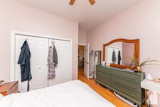 Building Photo - 1 bedroom in Chicago IL 60622